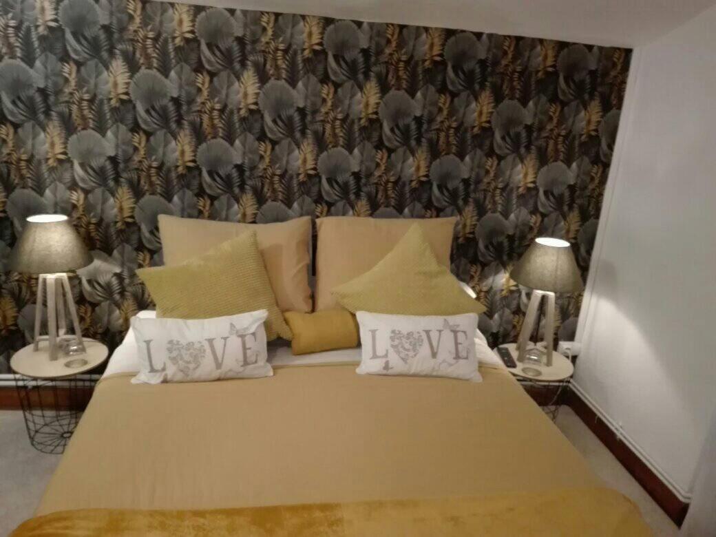 L'Esquilon Chambre D'Hote Bed & Breakfast Thiat Dış mekan fotoğraf